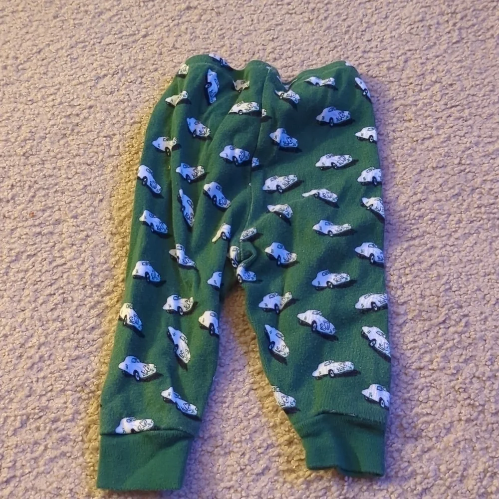 Janie & Jack Green Cars Two Pieces Pajama Set Size 6-12 Months